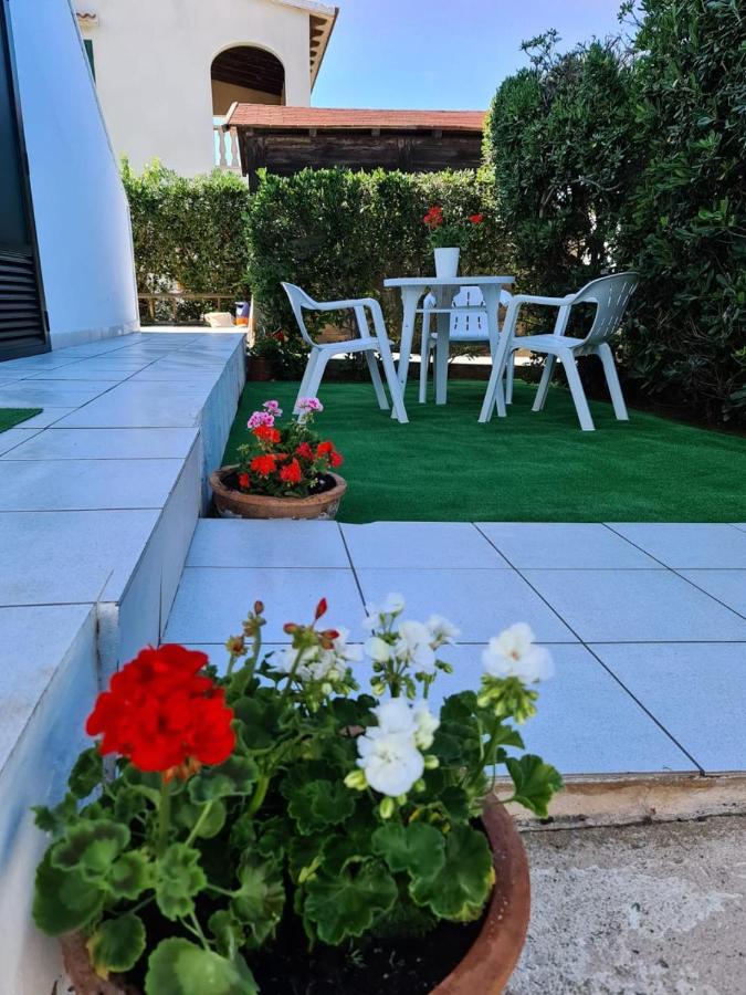 Apartamentos Delfines Cala Blanca  Luaran gambar
